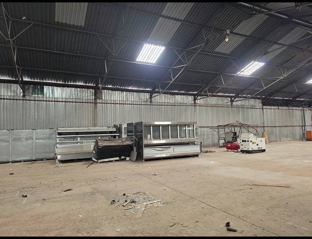 1,500M² WAREHOUSE TO LET IN GERMISTON SOUTH